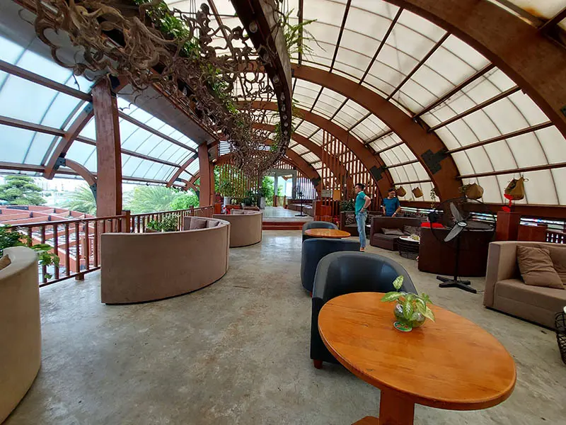 Kh&aacute;m ph&aacute; Sophia Cafe v&agrave; kh&ocirc;ng gian sang trọng, cổ điển 4