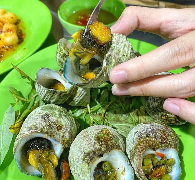 Ốc mắt ngọc nướng Nam Du, m&oacute;n ngon ăn l&agrave; ghiền của xứ biển 3