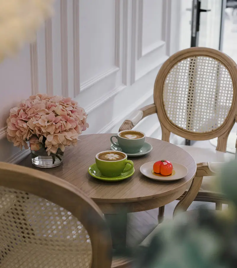 VƯU Cake Cafe, tiệm c&agrave; ph&ecirc; ch&acirc;u &Acirc;u c&ugrave;ng vẻ đẹp tựa cổ t&iacute;ch 6