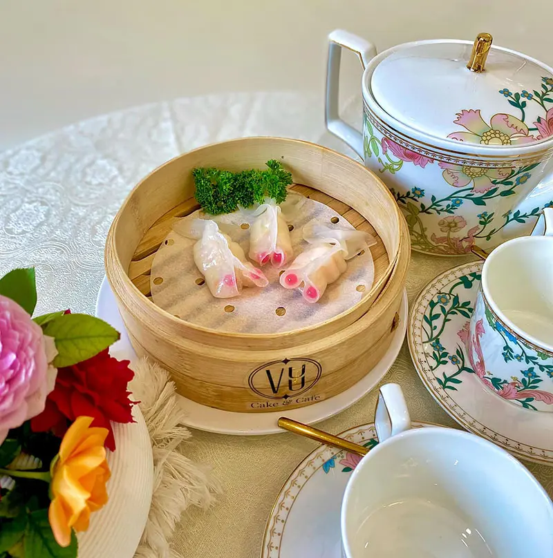 VƯU Cake Cafe, tiệm c&agrave; ph&ecirc; ch&acirc;u &Acirc;u c&ugrave;ng vẻ đẹp tựa cổ t&iacute;ch 8