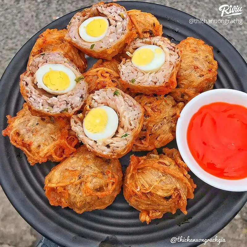 Thử Khoai môn bọc trứng chiên (cầu tạm Vàm Trư) vừa ngon vừa lạ