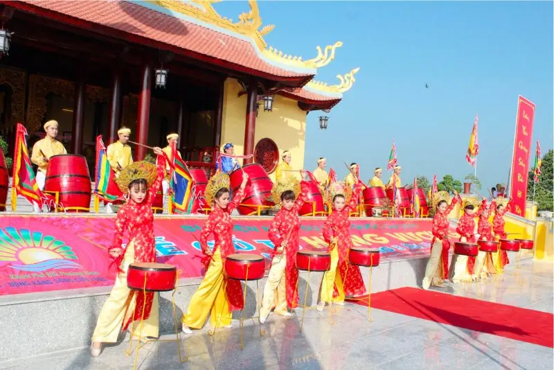 Lễ hội Giỗ Tổ H&ugrave;ng Vương thu h&uacute;t đ&ocirc;ng đảo t&iacute;n đồ du lịch 2