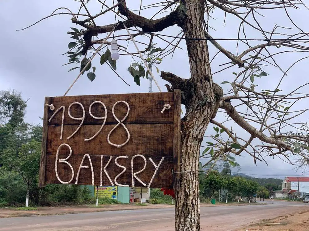 1998 Bakery, tiệm b&aacute;nh nhỏ mang hương vị Đ&agrave; Lạt ở Măng Đen 2