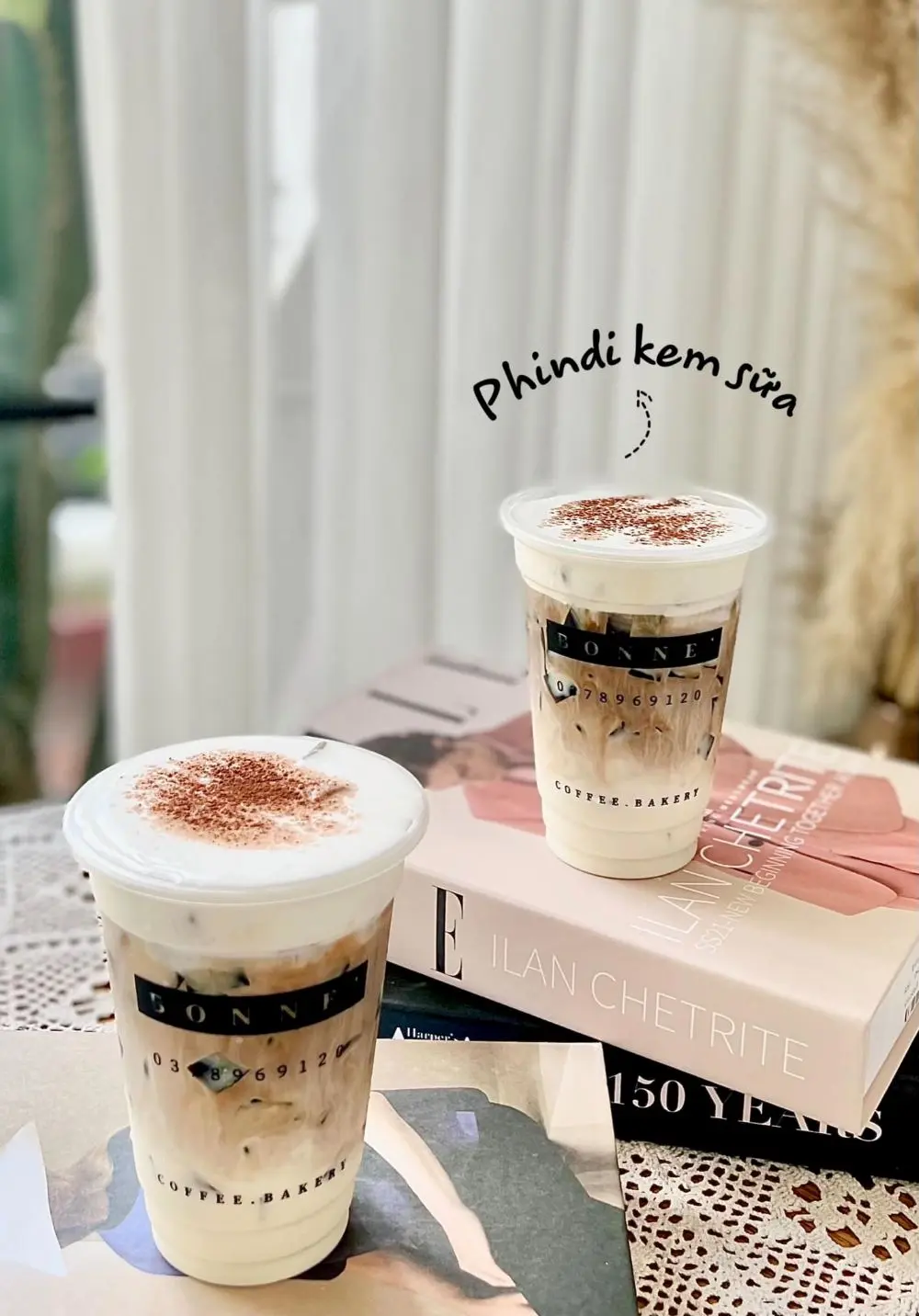 Bonn&eacute; Cafe, chốn dừng ch&acirc;n của những cơn m&ugrave;a h&egrave; dai dẳng 6