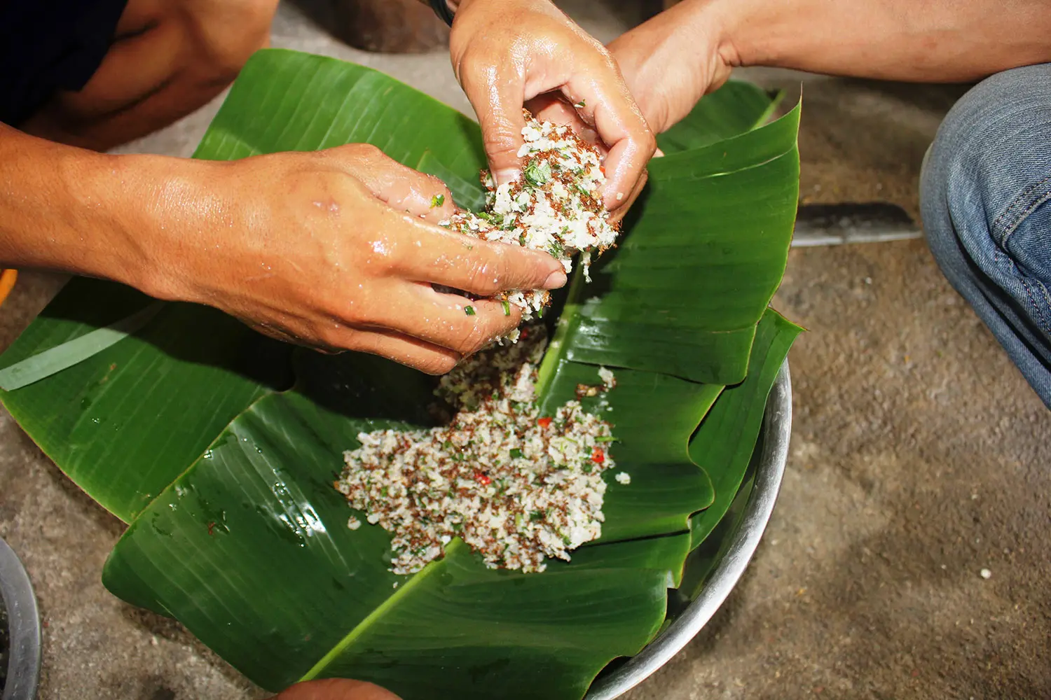 C&aacute; gỏi kiến v&agrave;ng, đặc sản độc đ&aacute;o của người d&acirc;n Rơ Măm 7