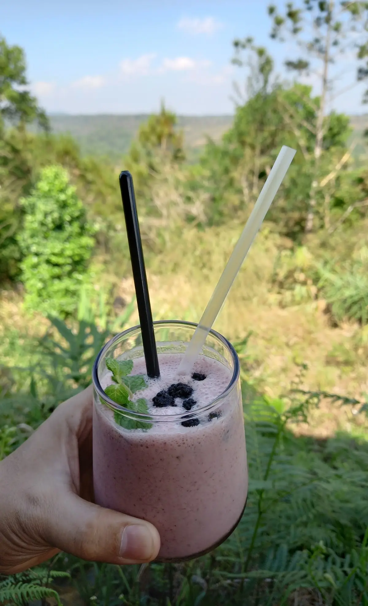 Cafe 37 hộ Măng Đen đốn tim người gh&eacute; với kh&ocirc;ng gian đơn sơ, y&ecirc;n b&igrave;nh 3