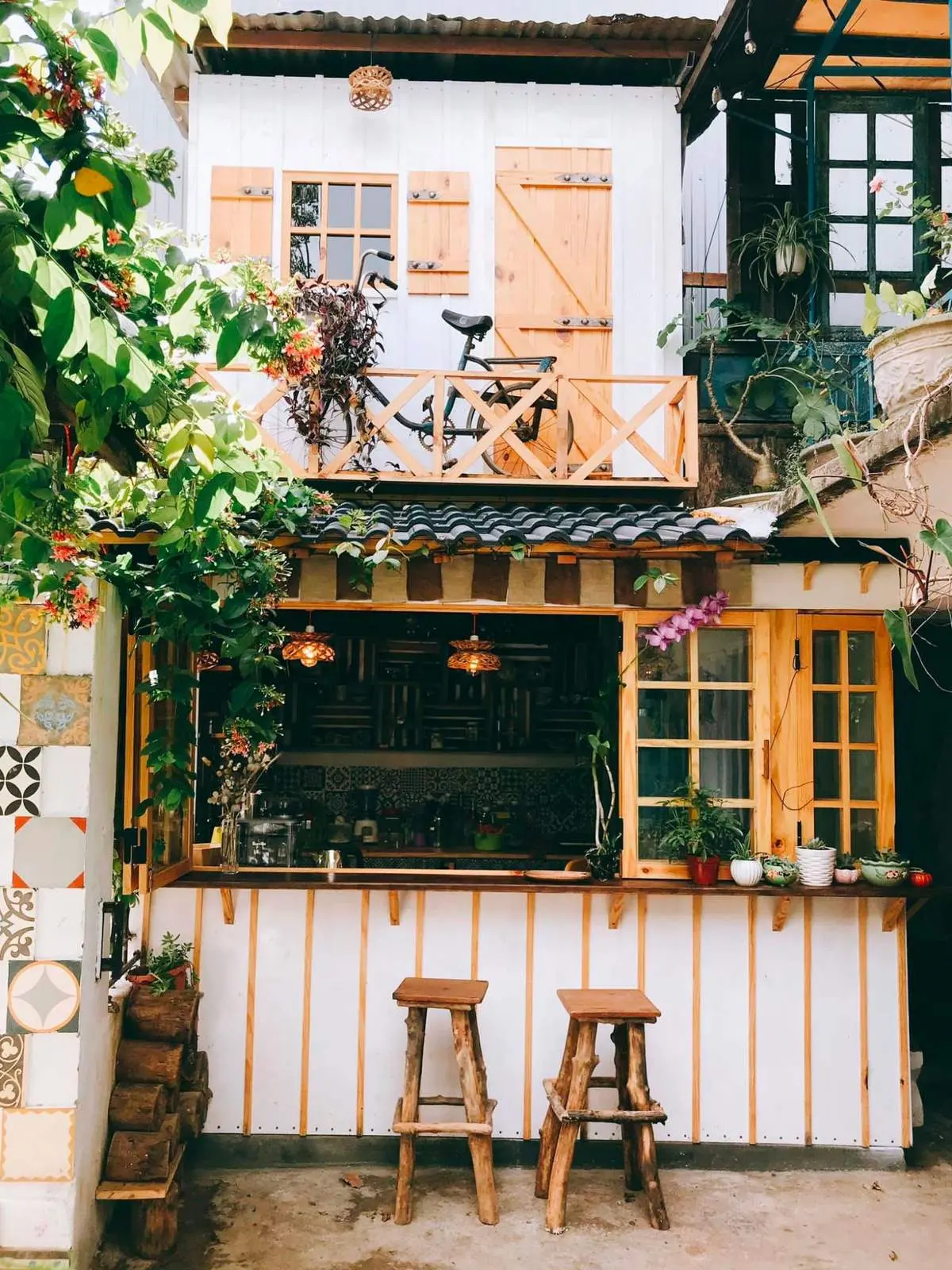 C&oacute; Tiệm C&agrave; ph&ecirc; G&aacute;c X&eacute;p cổ điển gh&eacute; lần đầu đ&atilde; khiến bạn y&ecirc;u ngay 4