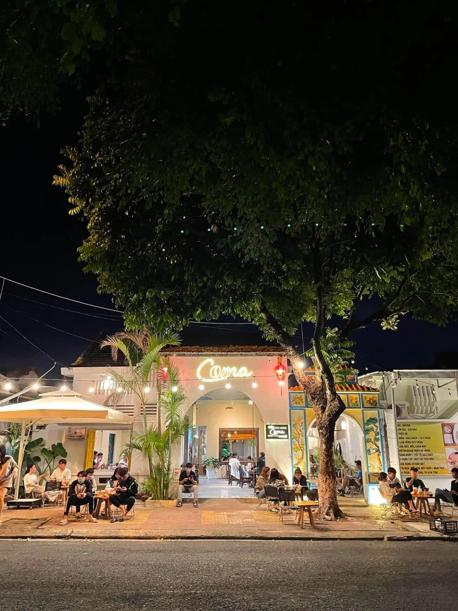 COMA Cafe hay Phố cổ Hội An nằm ngay trong l&ograve;ng th&agrave;nh phố đại ng&agrave;n 2