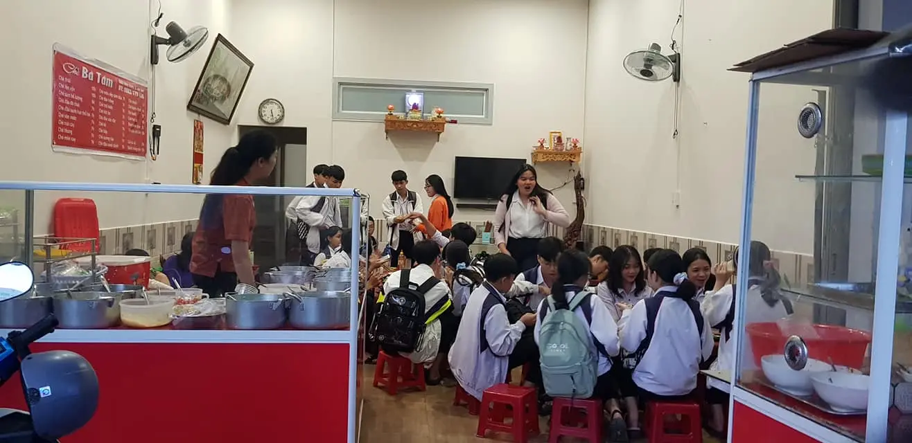 Gh&eacute; tiệm Ch&egrave; b&agrave; T&aacute;m để t&igrave;m về miền k&yacute; ức tuổi thơ đẹp đẽ 7