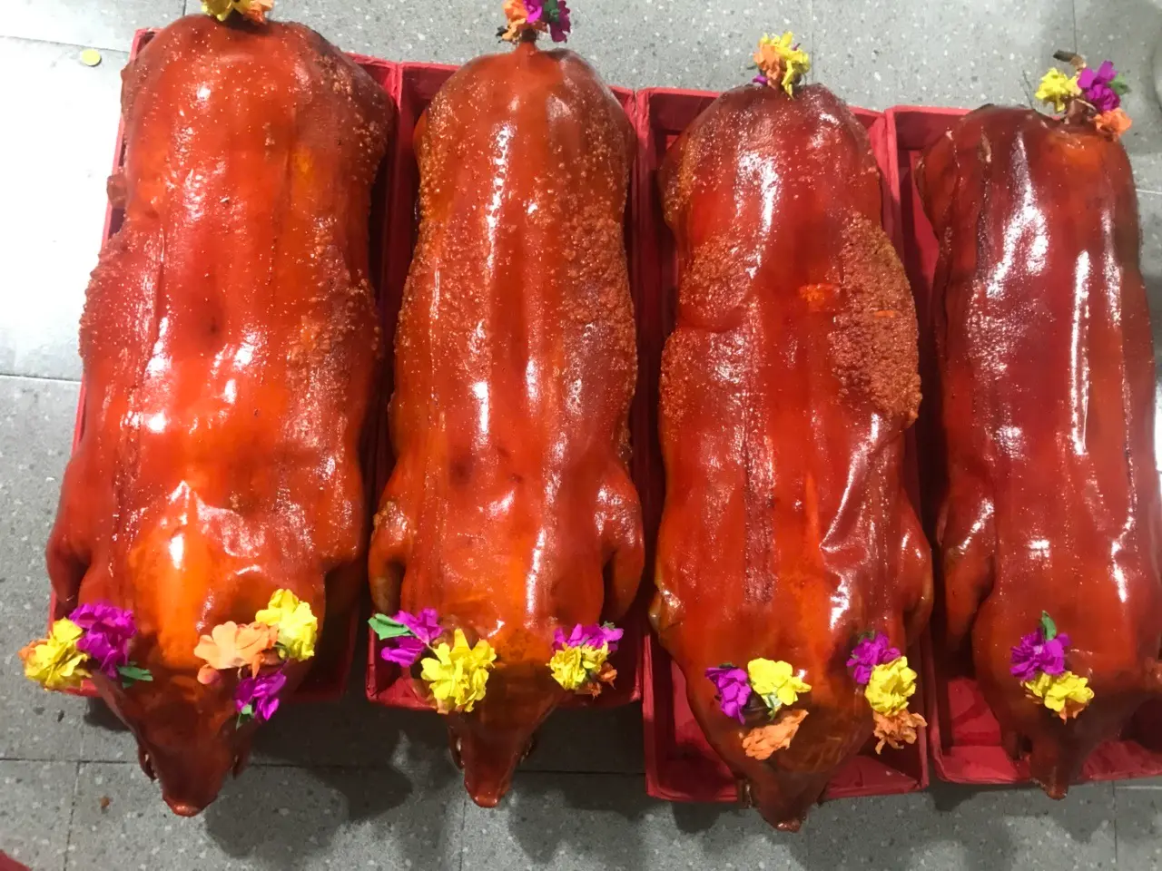 Heo Măng Đen quay, m&oacute;n ăn d&acirc;n d&atilde; nơi n&uacute;i rừng Kon Tum 4