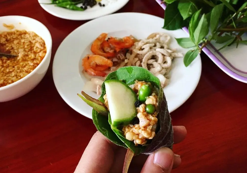 Kh&aacute;m ph&aacute; m&oacute;n Gỏi l&aacute; Kon Tum cực độc đ&aacute;o của người d&acirc;n địa phương 4