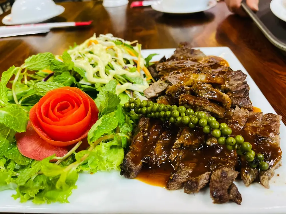 Măng Đỏ Qu&aacute;n, điểm đến hội tụ đặc sản của n&uacute;i rừng T&acirc;y Nguy&ecirc;n 4