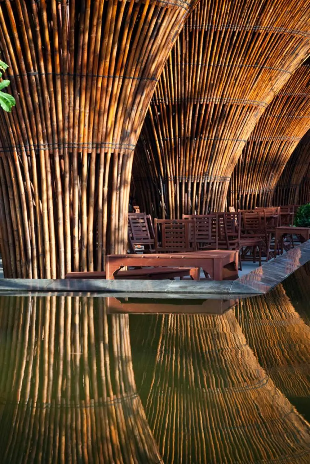 Qu&aacute;n cafe Indochine mang kiến tr&uacute;c độc đ&aacute;o cấu tạo từ tre 5