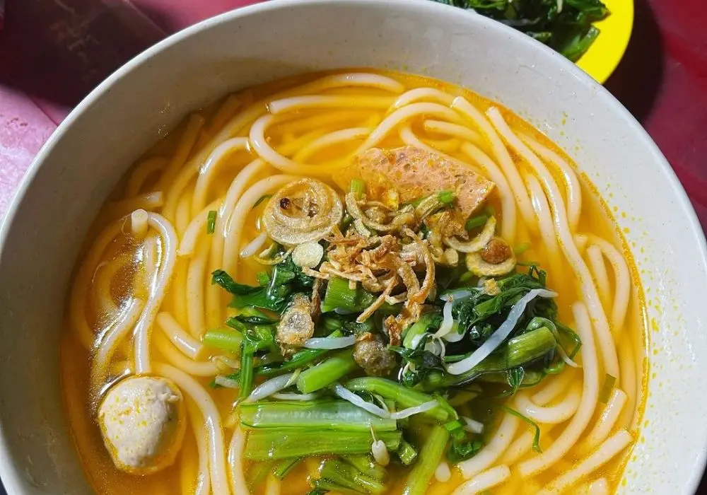 Thưởng thức m&oacute;n B&uacute;n đỏ T&acirc;y Nguy&ecirc;n thơm ngon nức tiếng gần xa 3