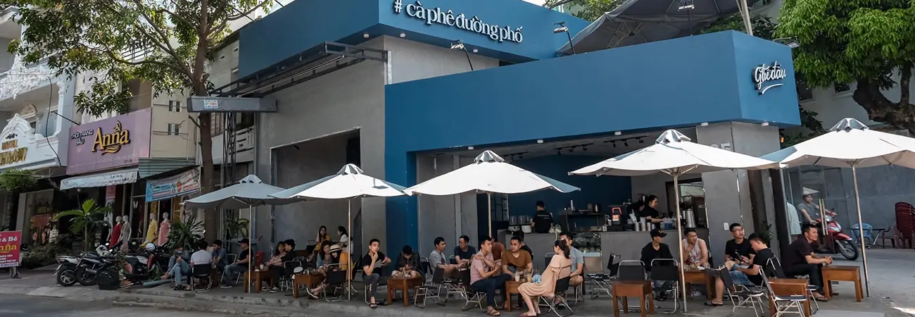 Ghé Quán Cafe Ghế Đẩu tận hưởng không gian đường phố đặc sắc