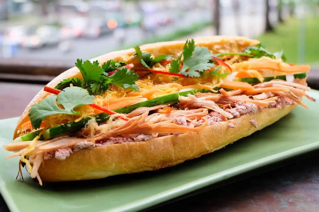 Khám phá bánh mì bà Mai nổi tiếng nhất tại Kon Tum