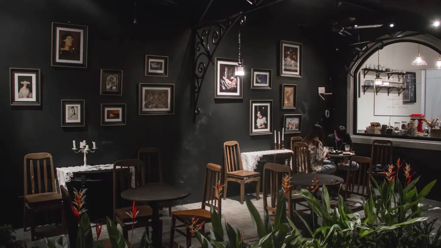 Khám phá Léonce Coffee Kon Tum nổi bật với phong cách Moroccan cực chất