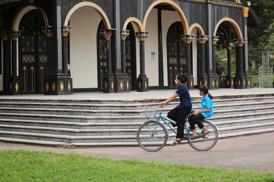 Nh&agrave; thờ gỗ Kon Tum, kh&ocirc;ng gian cổ k&iacute;nh với kiến tr&uacute;c đặc biệt 5