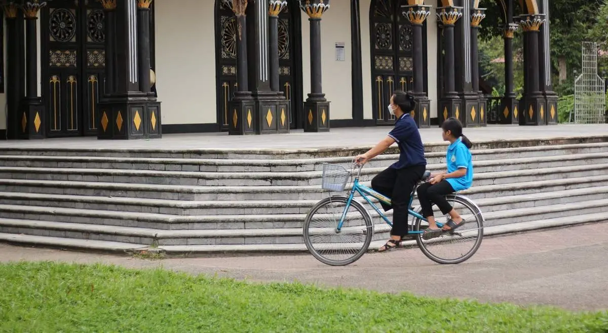Nhà thờ gỗ Kon Tum, không gian cổ kính với kiến trúc đặc biệt