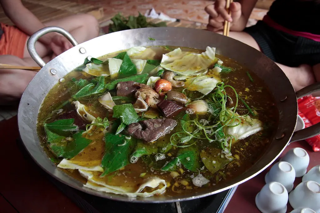 Rượu ng&ocirc; Bắc H&agrave; - Tinh hoa ẩm thực nơi cao nguy&ecirc;n trắng L&agrave;o Cai 13