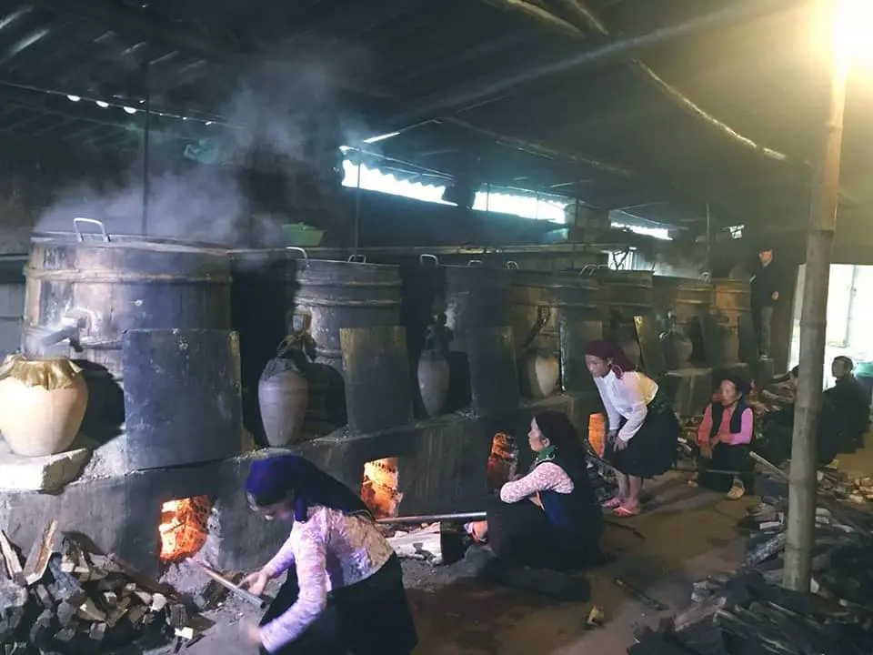Rượu ng&ocirc; Bắc H&agrave; - Tinh hoa ẩm thực nơi cao nguy&ecirc;n trắng L&agrave;o Cai 16