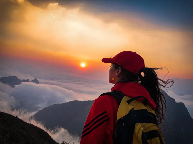 H&agrave;nh tr&igrave;nh chinh phục n&uacute;i Muối giữa biển m&acirc;y 3000m 11