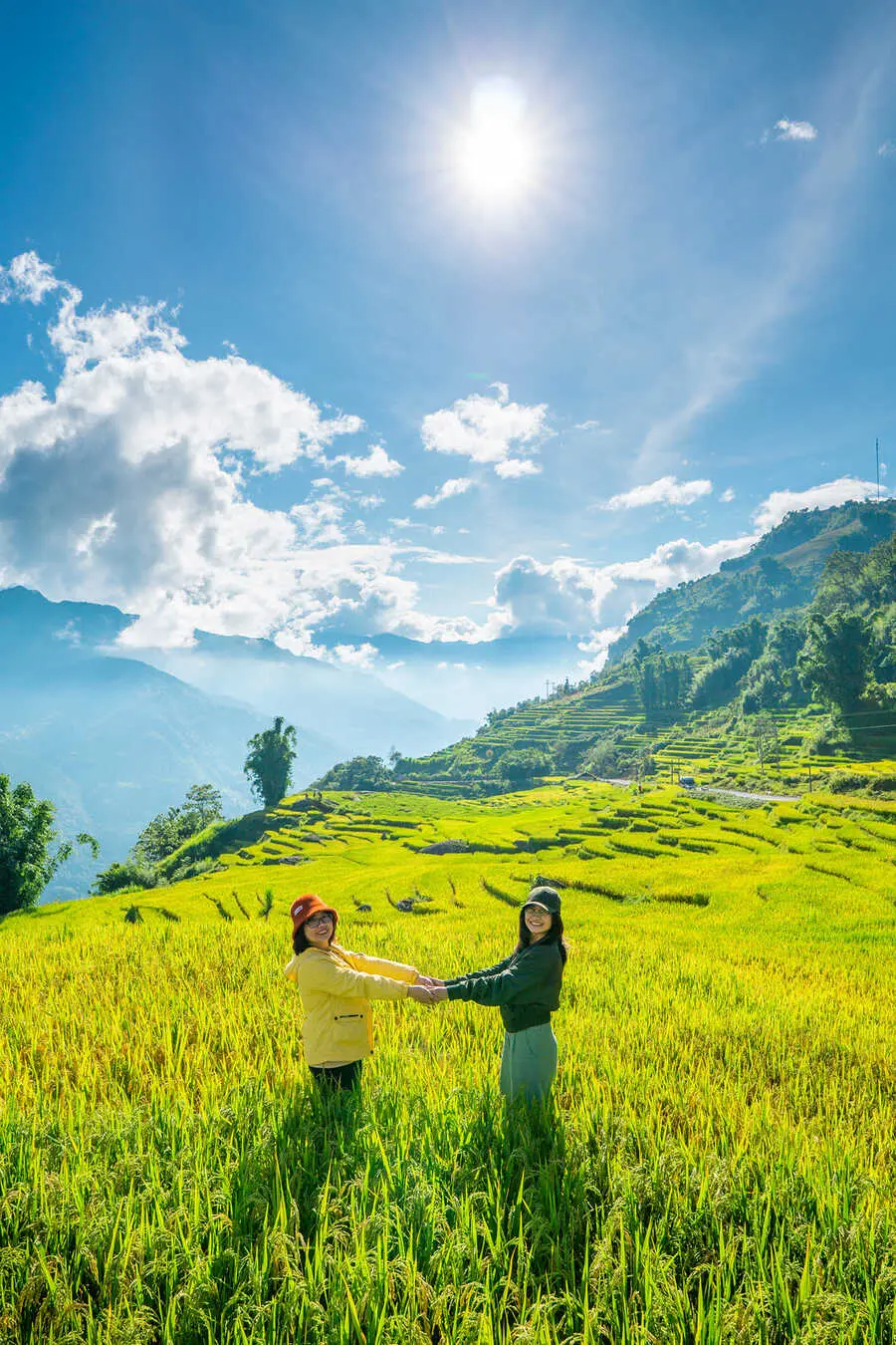 Một m&ugrave;a v&agrave;ng Y T&yacute; huyền ảo giữa đại ng&agrave;n T&acirc;y Bắc n&ecirc;n thơ 2