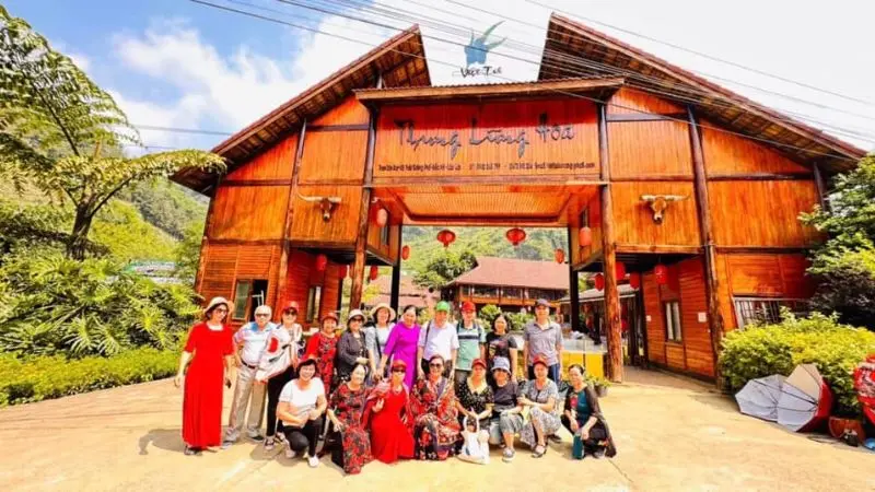 Rực rỡ vẻ đẹp thung lũng hoa Bắc H&agrave; giữa cao nguy&ecirc;n T&acirc;y Bắc 3