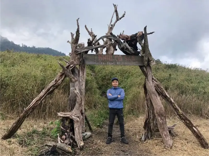 Trekking Nh&igrave;u Cồ San, một trong 10 ngọn n&uacute;i cao nhất Việt Nam 11