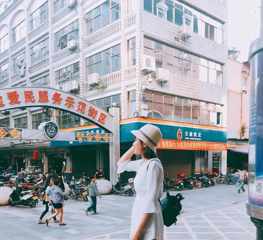 Một ng&agrave;y ở H&agrave; Khẩu - Chuyến đi vượt bi&ecirc;n sang nước bạn với những trải nghiệm mới mẻ 13