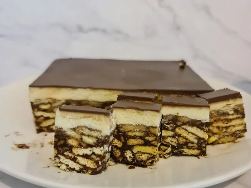 Top 11 loại b&aacute;nh Malaysia thơm ngon v&agrave; đ&aacute;ng thử nhất 3