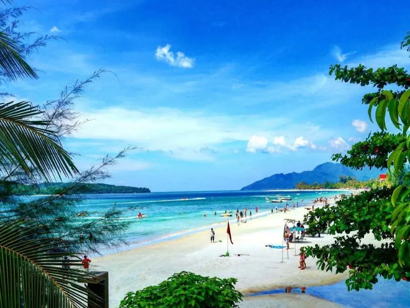 Top 11 b&atilde;i biển Malaysia đẹp nhất - Chốn thi&ecirc;n đường cho kỳ nghỉ dưỡng 9