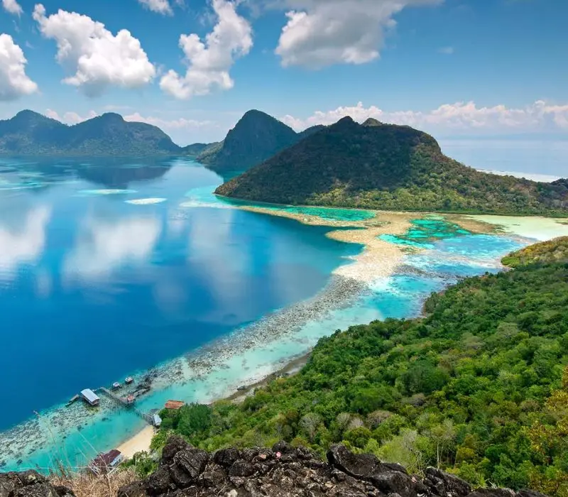 Du lịch đến Kota Kinabalu, thành phố hiền hòa với văn hóa bản địa đặc sắc