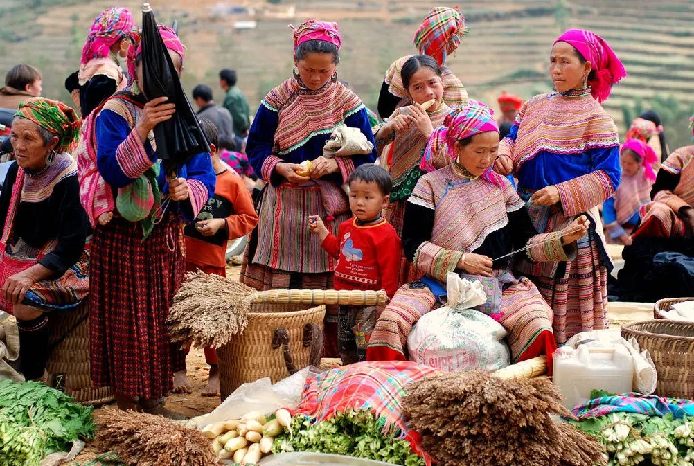 Chợ L&agrave;o L&oacute;ng Sập - Điểm giao lưu văn h&oacute;a hai nước Việt L&agrave;o 4