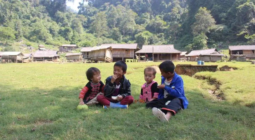 Hang T&aacute;u: L&agrave;ng Nguy&ecirc;n Thủy b&igrave;nh y&ecirc;n, giản dị ở Mộc Ch&acirc;u 12