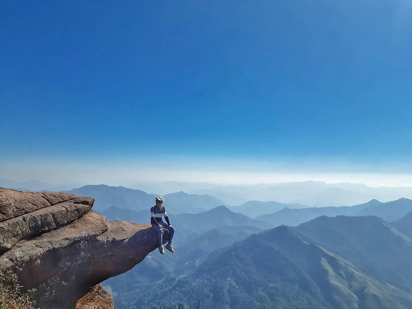Hướng dẫn chi tiết trekking săn m&acirc;y tr&ecirc;n đỉnh Pha Lu&ocirc;ng 2