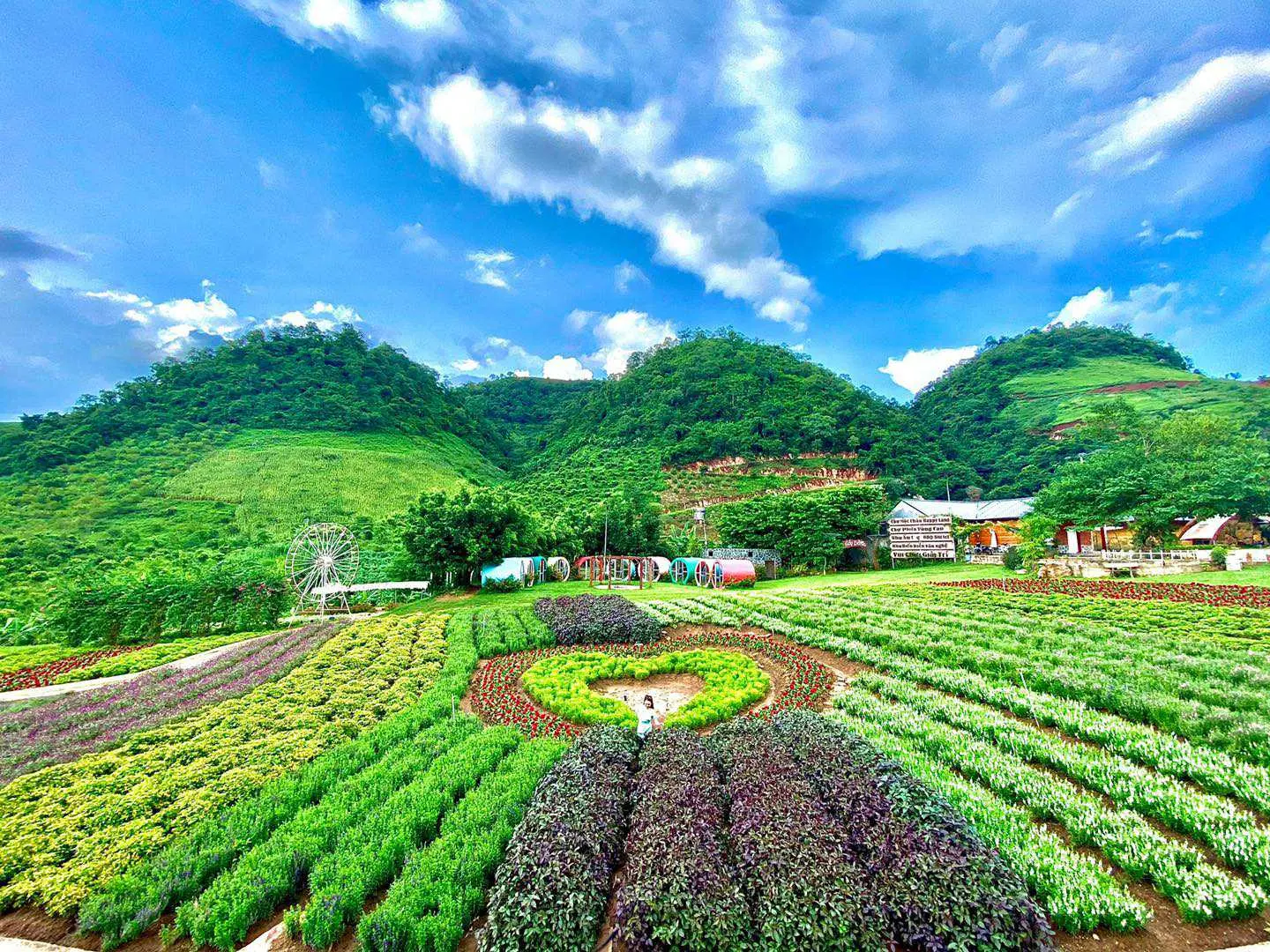 Kh&aacute;m ph&aacute; thi&ecirc;n đường vui chơi - Mộc Ch&acirc;u Happy Land 2