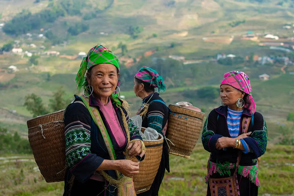 T&igrave;m hiểu về đồng b&agrave;o d&acirc;n tộc H'M&ocirc;ng ở Mộc Ch&acirc;u 2