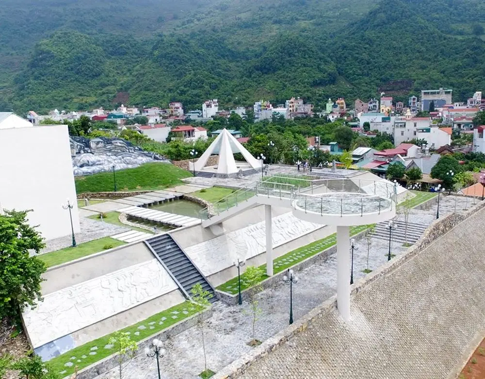 Lâm viên Tây Tiến (Khu lưu niệm Trung đoàn 52 Tây Tiến) đậm nét linh thiêng