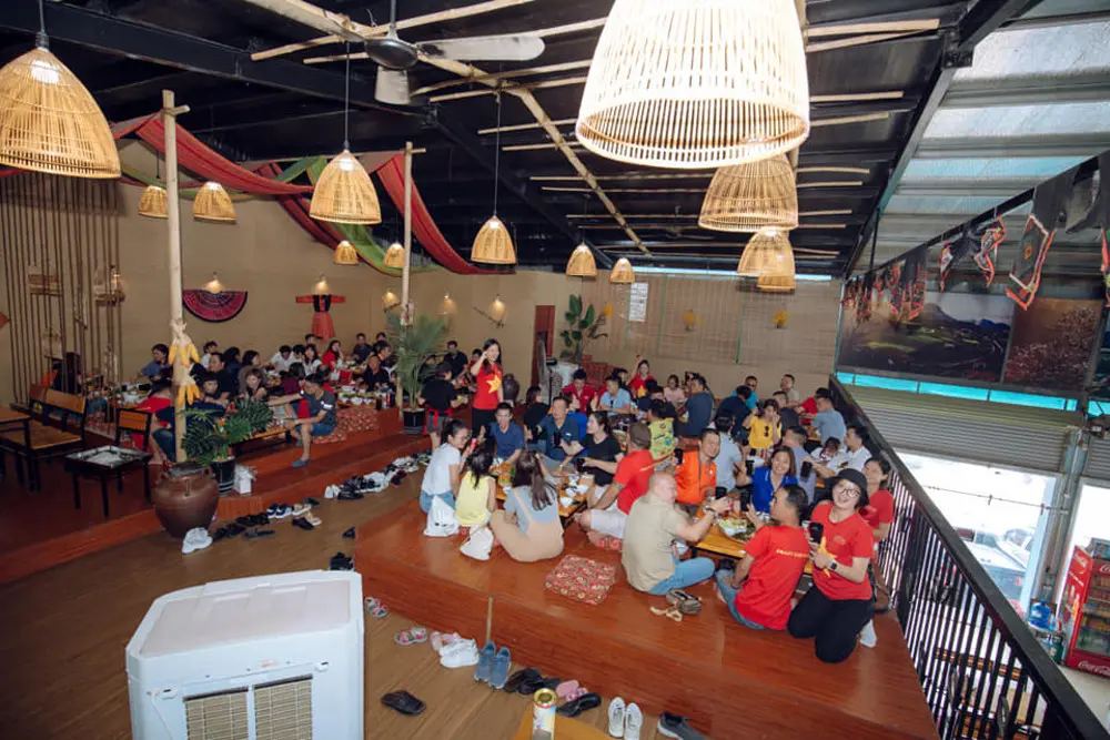 Oanh tạc c&aacute;c m&oacute;n ngon tại Nh&agrave; h&agrave;ng Gia Nguyễn 3