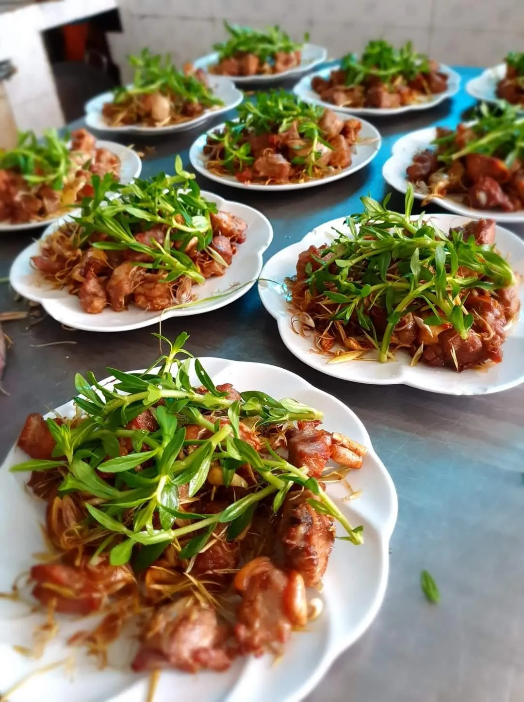 Oanh tạc c&aacute;c m&oacute;n ngon tại Nh&agrave; h&agrave;ng Gia Nguyễn 5