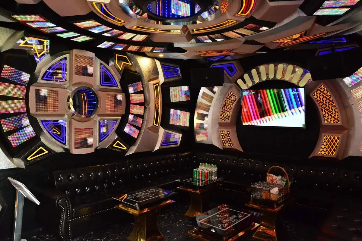 Th&iacute;ch kh&ocirc;ng gian s&acirc;n vườn th&igrave; mau đến Coffee Karaoke D'ao th&ocirc;i! 7