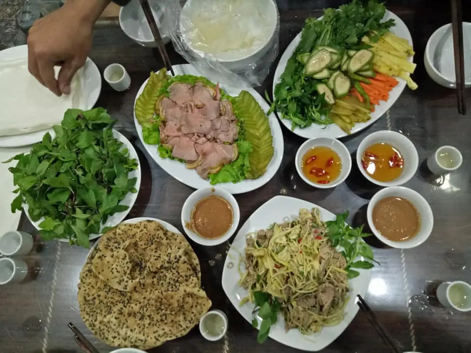 Thưởng thức đặc sản Mộc Ch&acirc;u tại Nh&agrave; h&agrave;ng 75 &ndash; Tr&acirc;u T&acirc;y Bắc 5