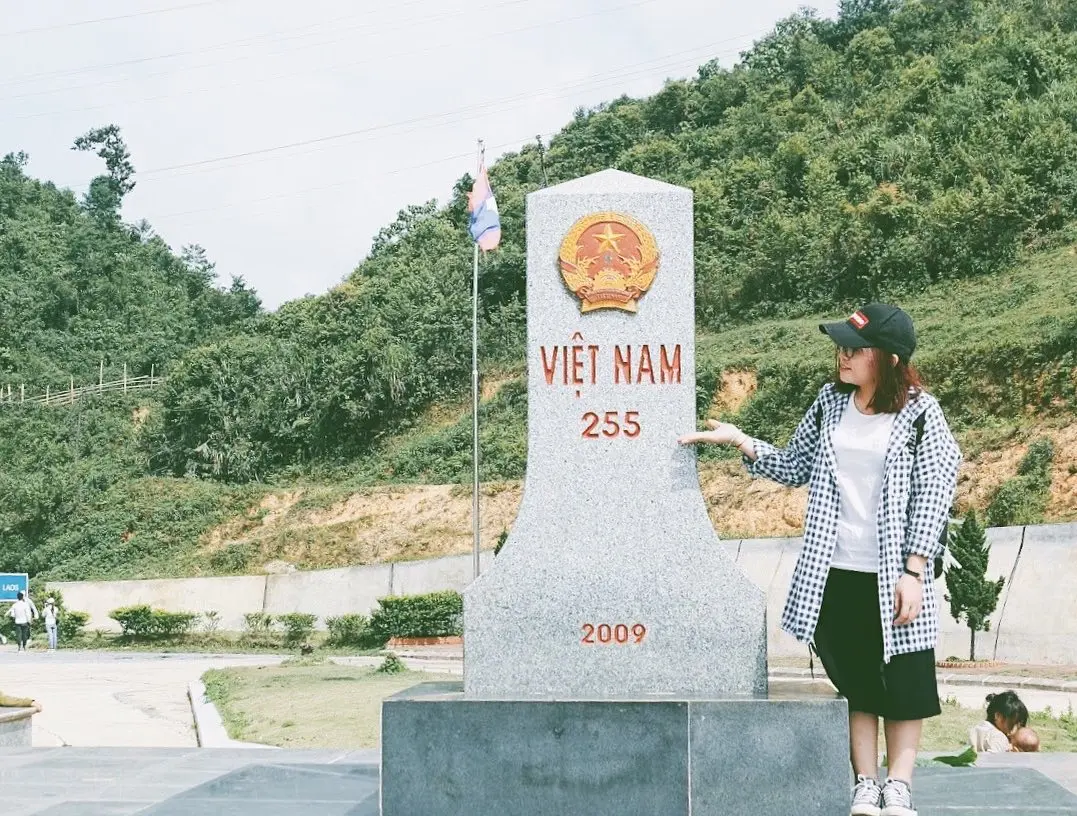 Thủ thỉ với nhau về những trải nghiệm trong Review cửa khẩu L&oacute;ng Sập Mộc Ch&acirc;u 2