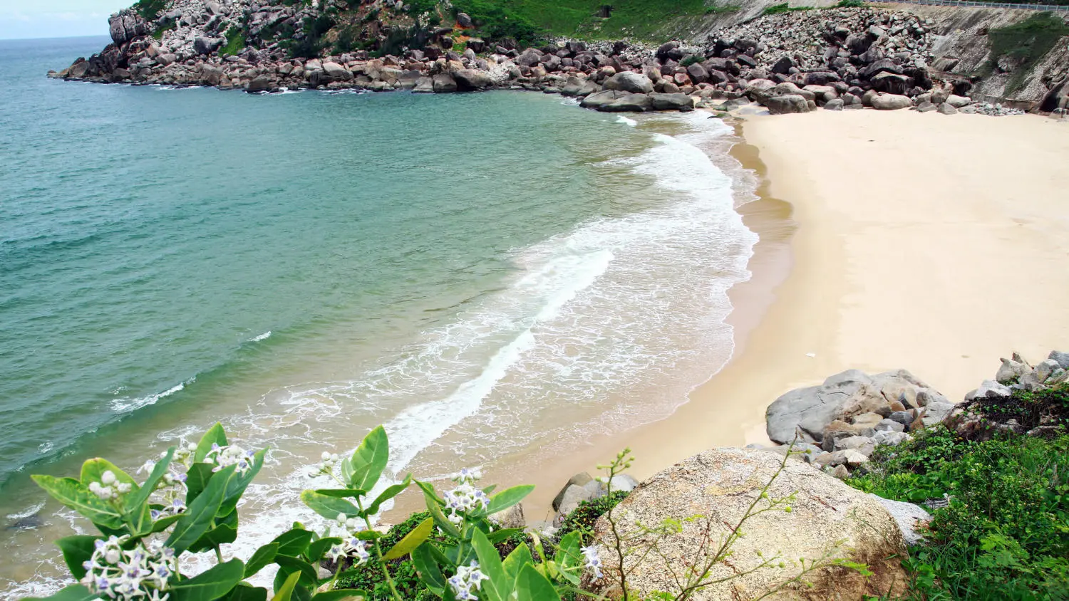 B&atilde;i Ti&ecirc;n Nha Trang - Chốn thi&ecirc;n đường như thực như mơ 3