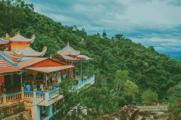 Ch&ugrave;a Suối Đổ Nha Trang - Về chốn linh thi&ecirc;ng giữa kh&ocirc;ng gian thiền định 4