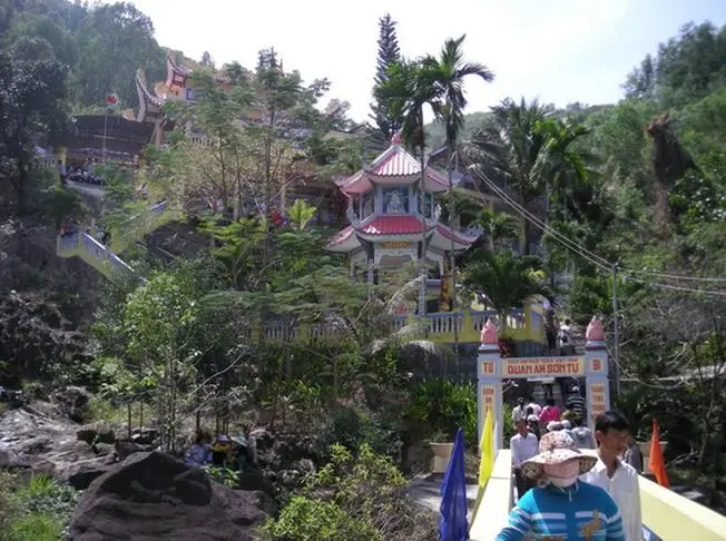 Ch&ugrave;a Suối Đổ Nha Trang - Về chốn linh thi&ecirc;ng giữa kh&ocirc;ng gian thiền định 14