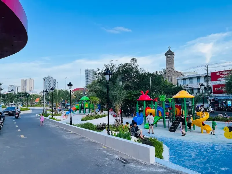 Cung văn h&oacute;a Thiếu nhi Kh&aacute;nh H&ograve;a: C&ocirc;ng tr&igrave;nh rực rỡ trung t&acirc;m Nha Trang 8
