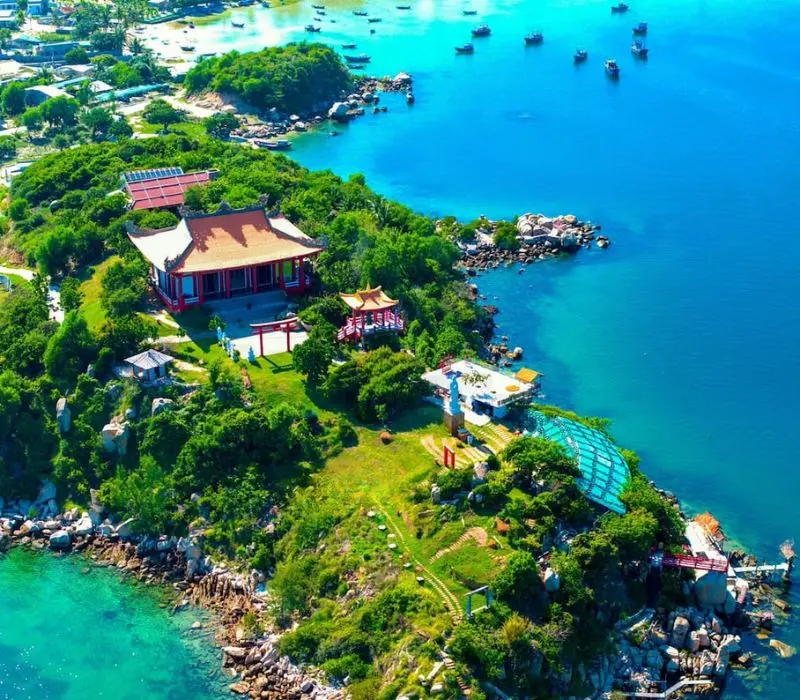 Điểm qua top 12 ch&ugrave;a ở Nha Trang đẹp v&agrave; linh thi&ecirc;ng nhất 11