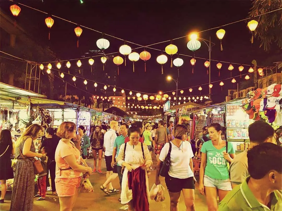 Đường Trần Phú Nha Trang – Nơi ánh đèn chưa bao giờ tắt 5